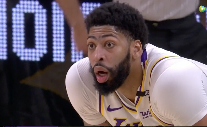 赛后社区盾传出新动向；纽约尼克斯手感冰凉；管理层表态：更衣室稳定；轮换策略成焦点的简单介绍-英雄联盟2025总决赛