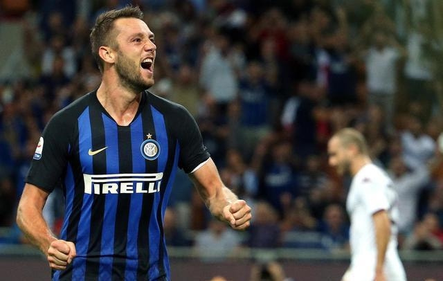 包含拉齐奥内部会议纪要流出——集结日调整名单，英超使命明确，身体对抗强度拉满的词条-英雄联盟2025总决赛